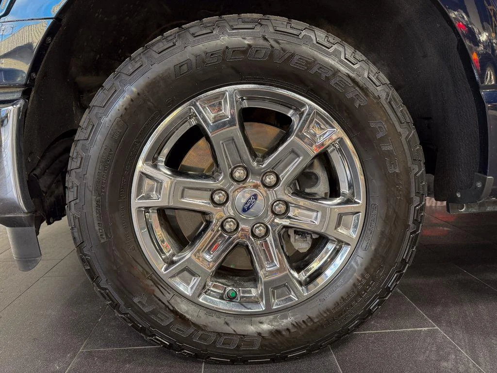 Used 2022 Antimatter Blue Metallic Ford XLT image 21