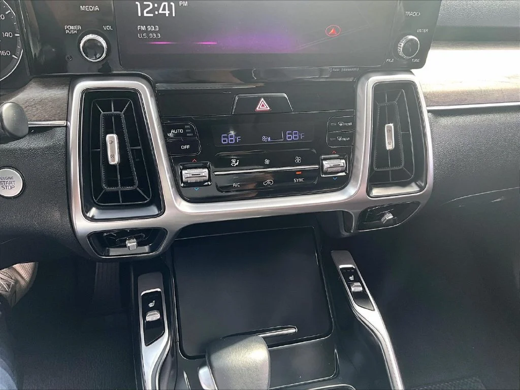 Used 2023 Black Kia X-Line EX image 33