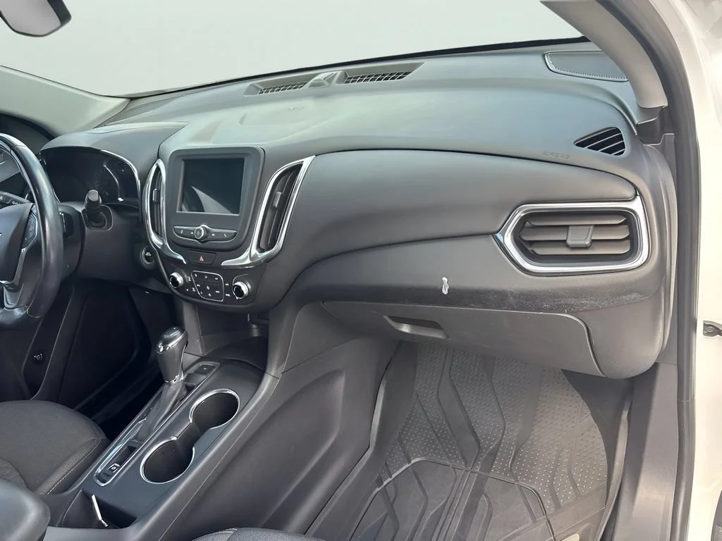 Used 2019 SUMMIT WHITE Chevrolet LT image 16