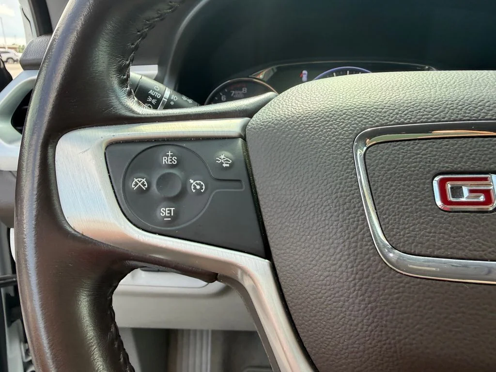 Used 2020 White GMC SLT image 18