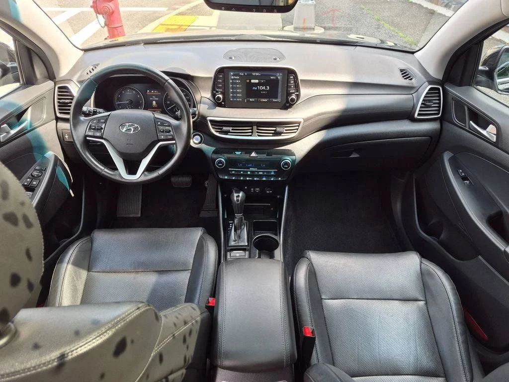 Used 2020 Black Hyundai Ultimate image 24