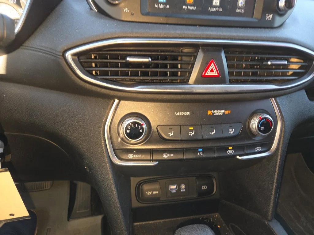 Used 2020 Red Hyundai SE image 23