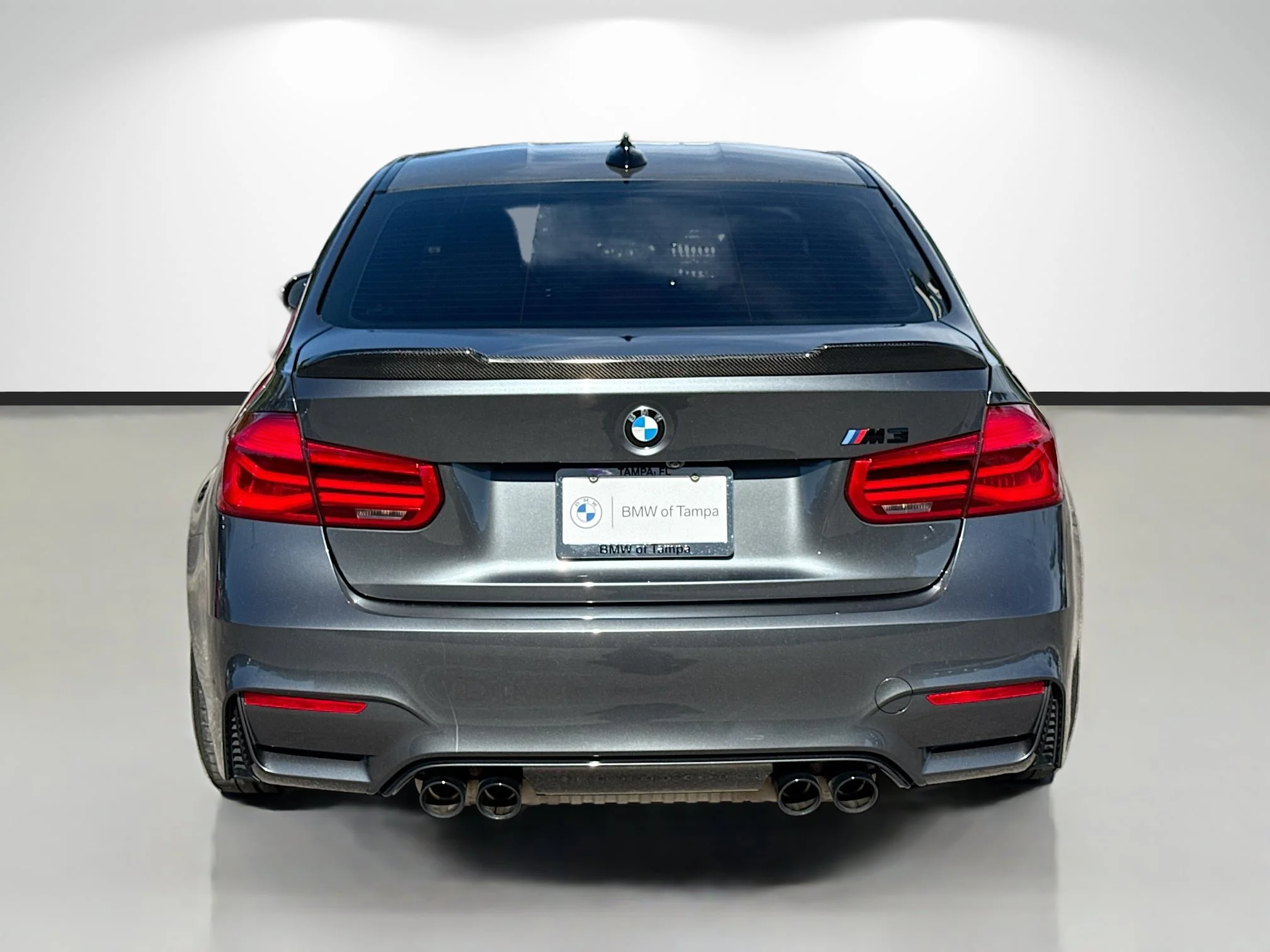 Used 2018 Mineral Gray Metallic BMW Competition image 4