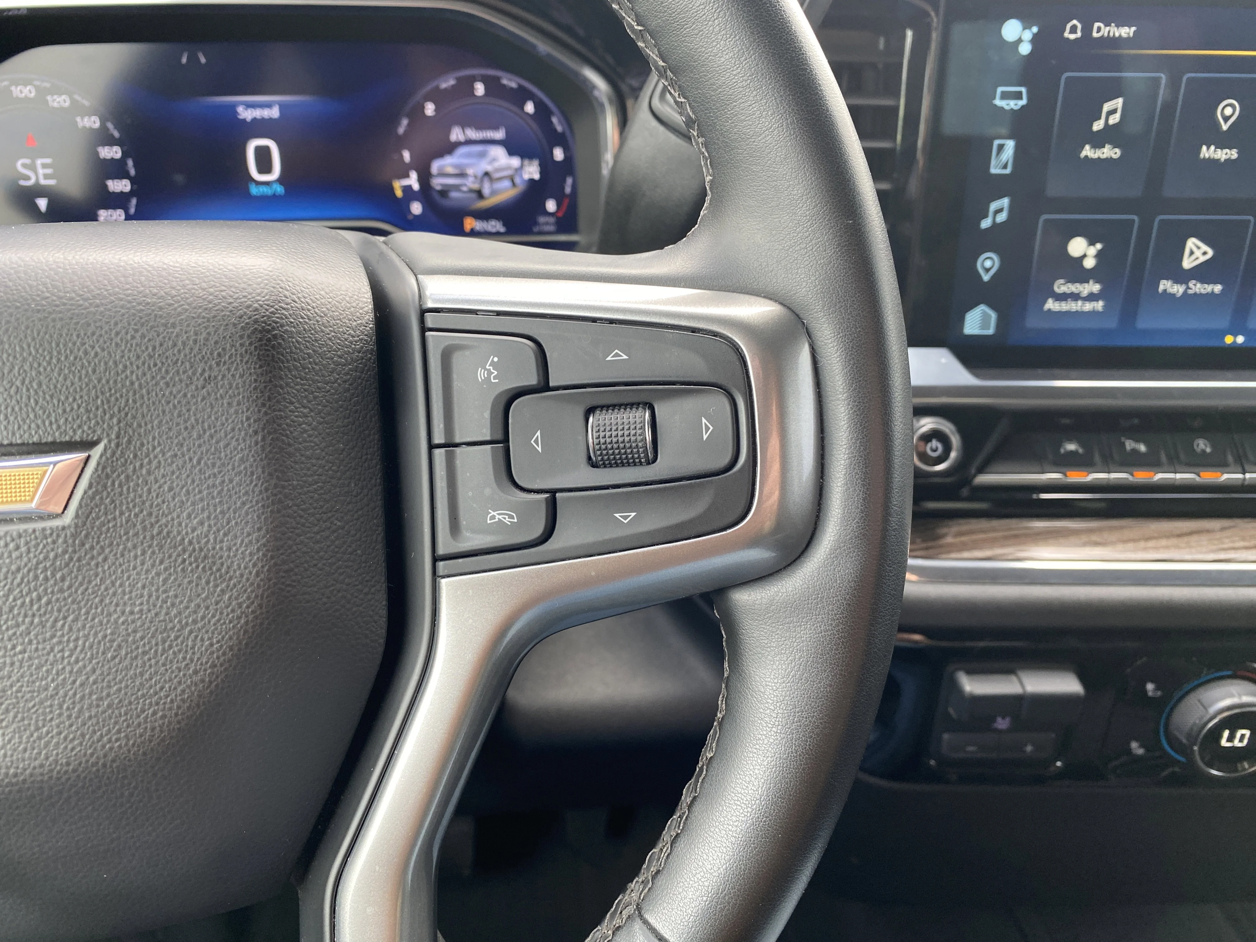 Used 2024 White Chevrolet LT Crew Cab * TOW PACKAGE * 360 CAMERA * NAVIGATION * image 13