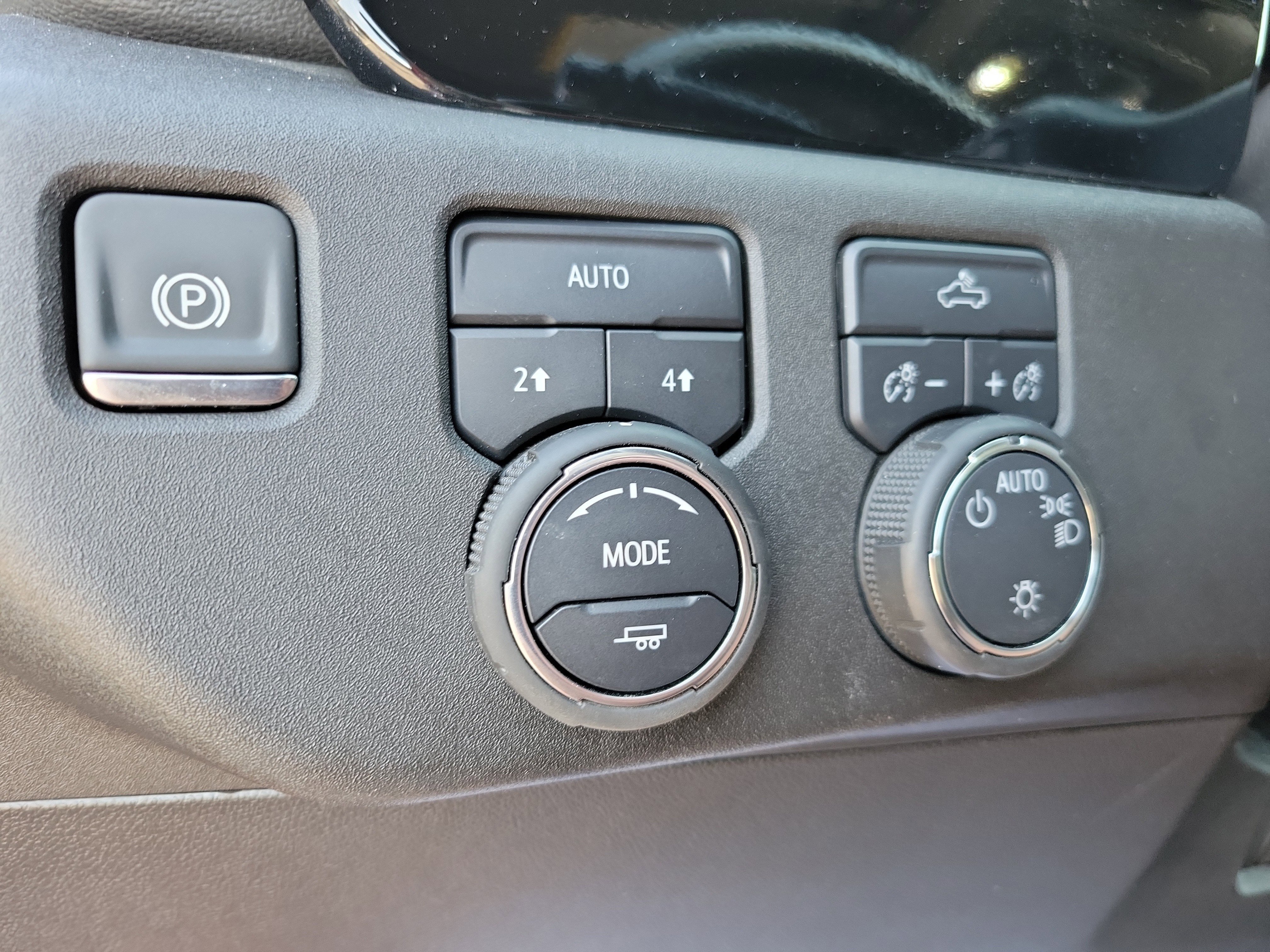 2025 Chevrolet Silverado 1500 LT - Photo 17