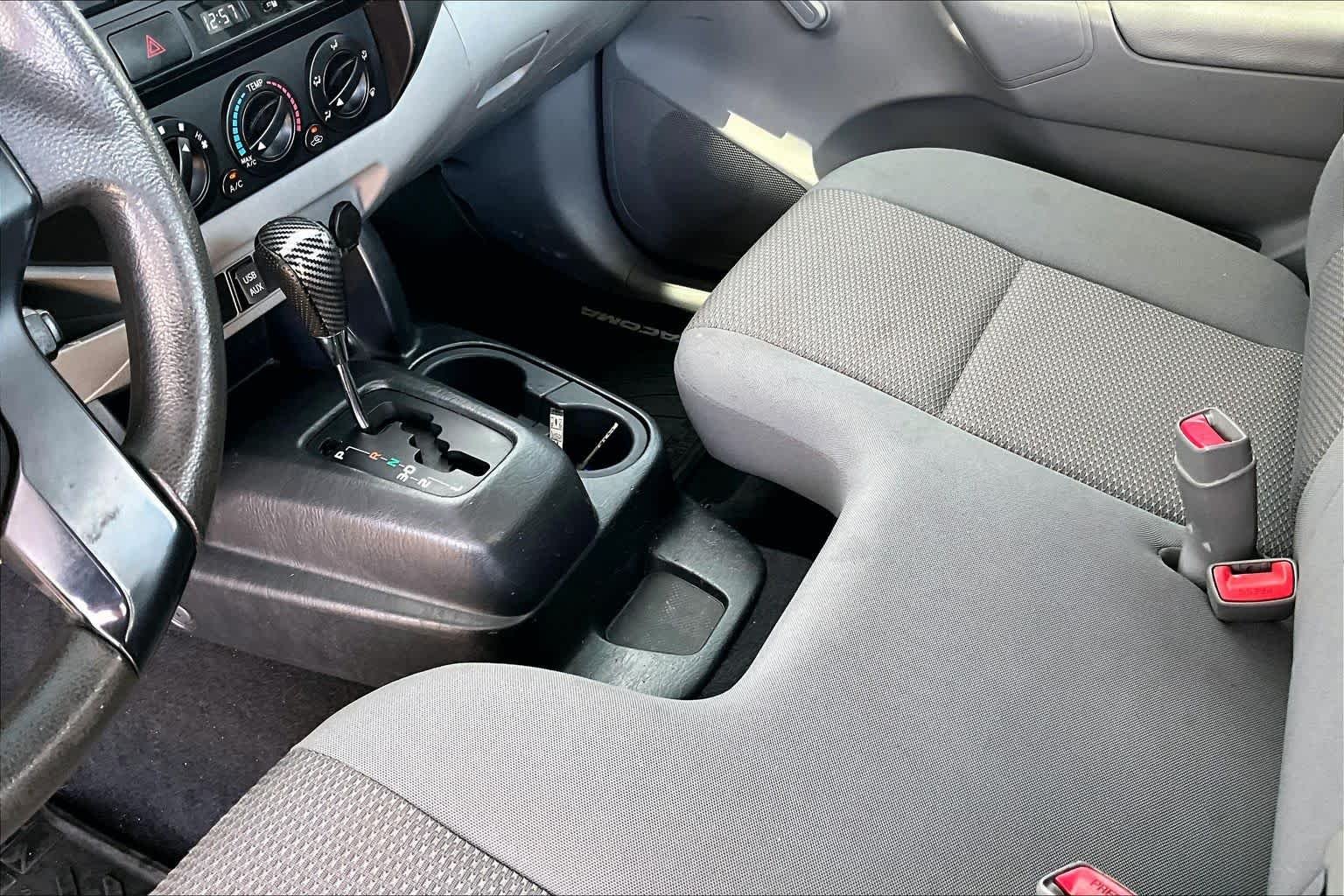 Used 2013 Super White Toyota  image 15