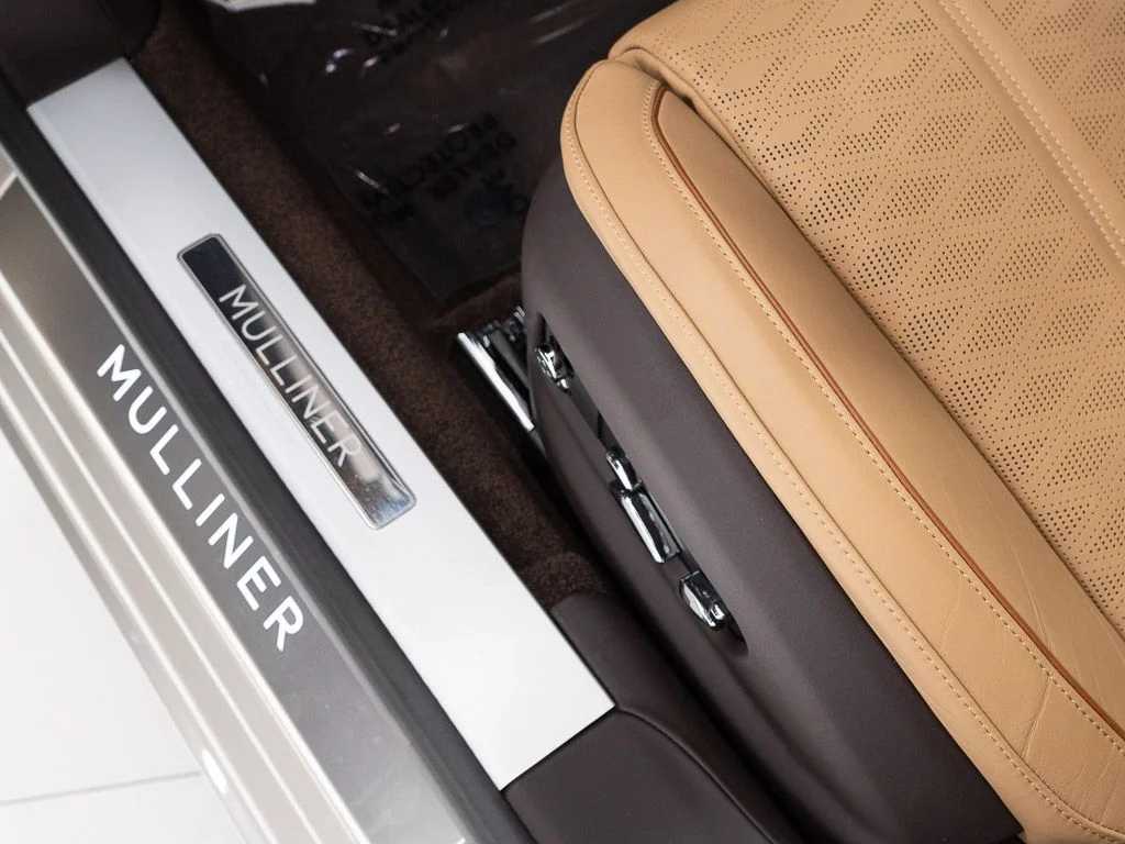 Used 2025 White Sand - by Mulliner Bentley Mulliner image 12