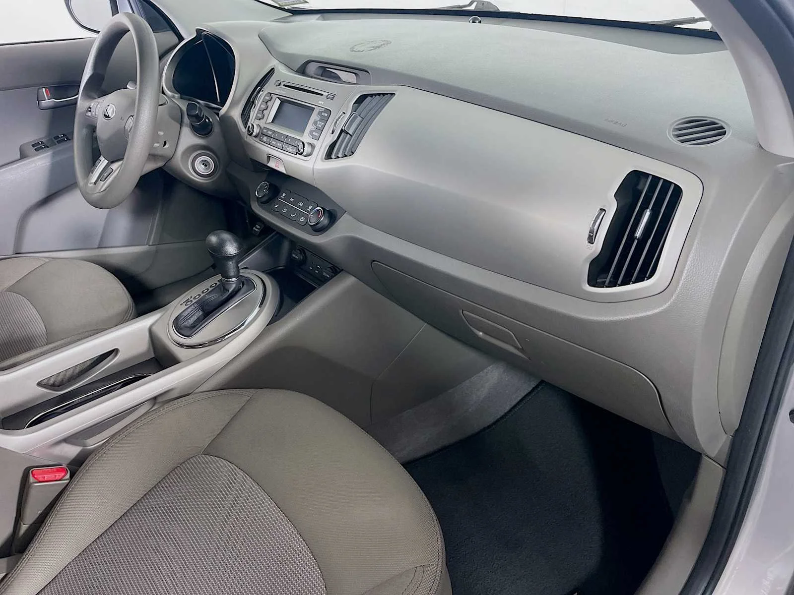Used 2016 Bright Silver Kia LX image 25