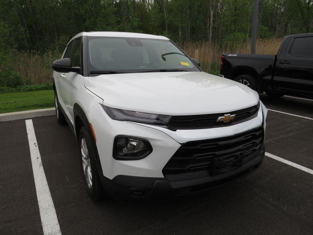 Used 2023 Summit White Chevrolet LS image 3