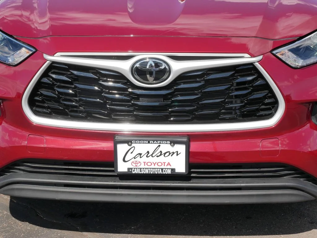 Used 2023 Red Toyota XLE image 9