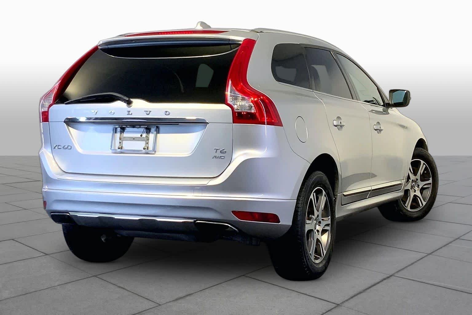 Used 2015 Bright Silver Metallic Volvo T6 image 12