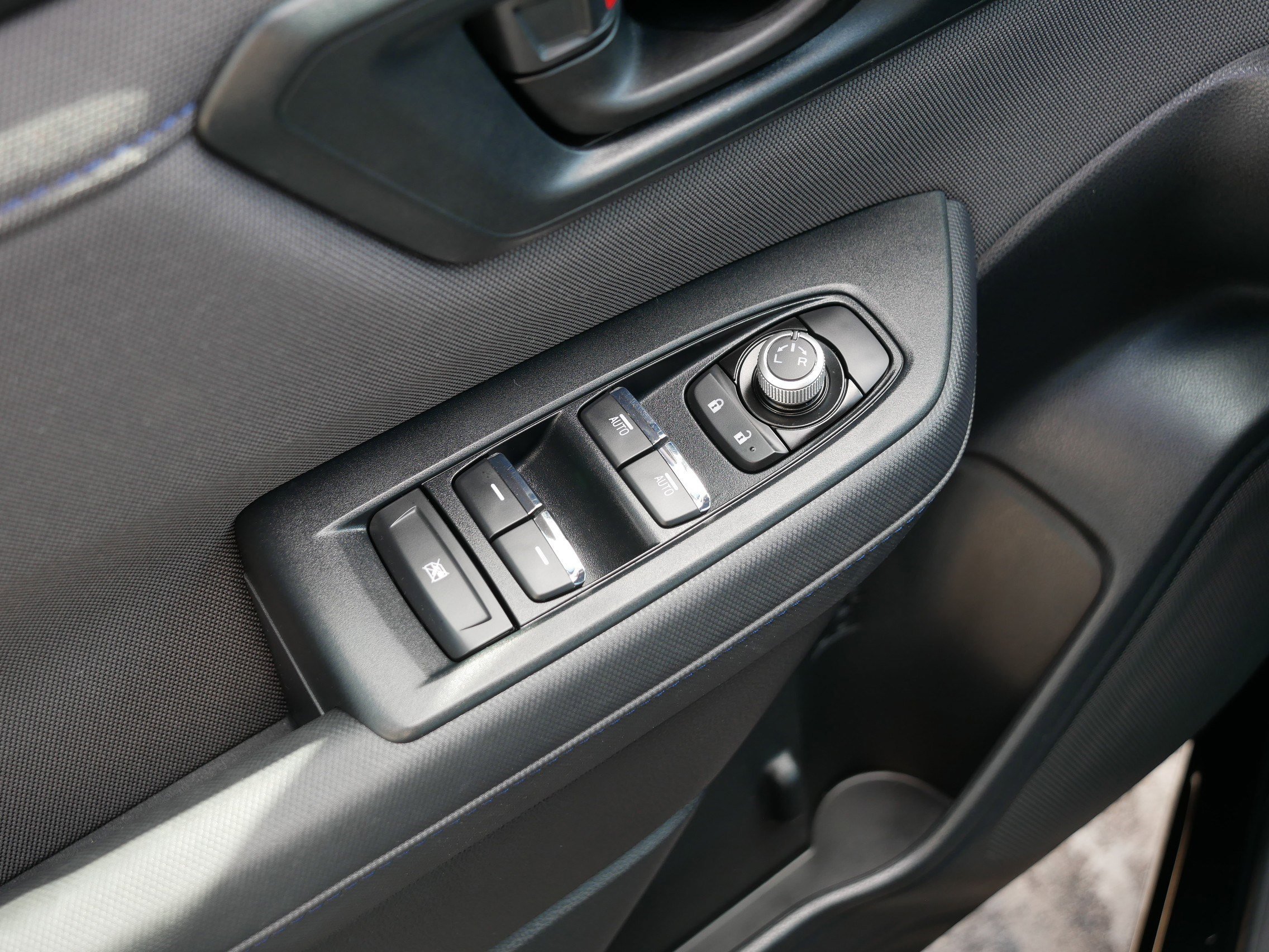 Used 2025 Crystal Black Silica Subaru Premium image 19