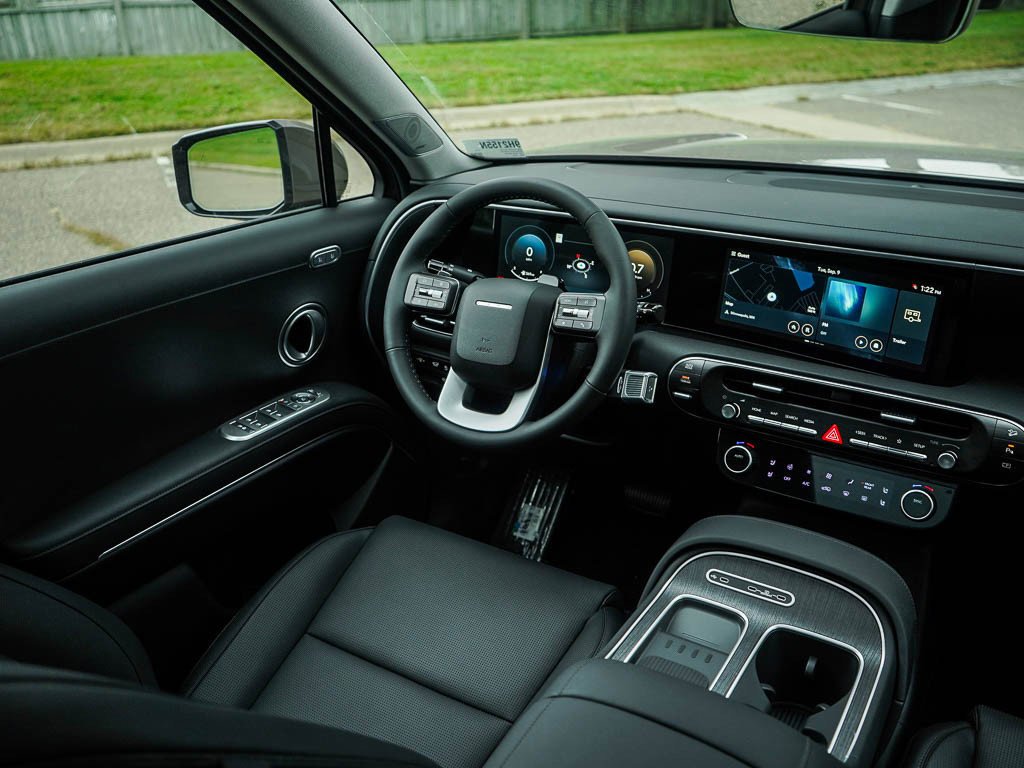 New 2026 Ecotronic Gray Pearl Hyundai Limited AWD image 16