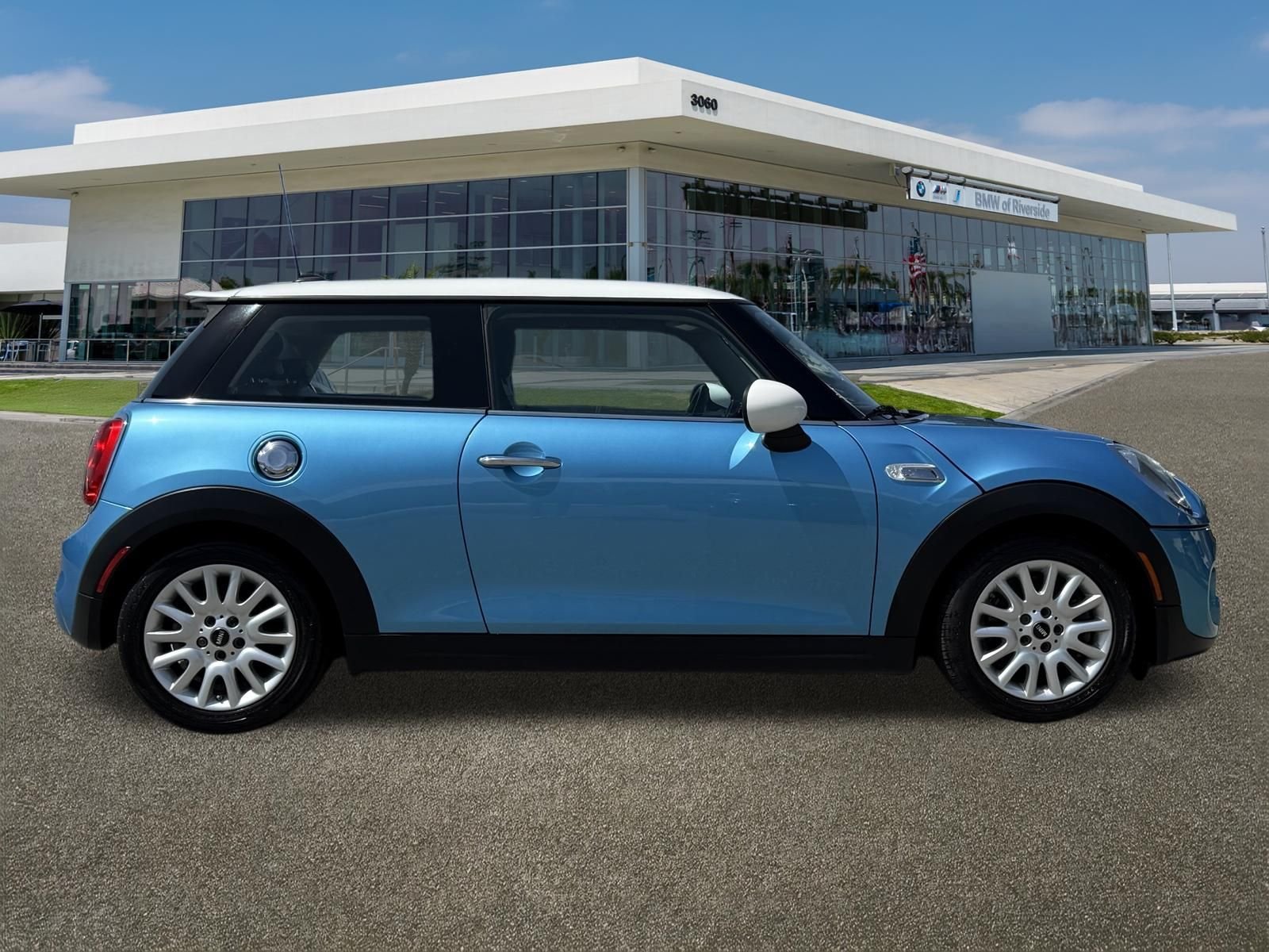 Used 2016 Blue MINI Base image 12