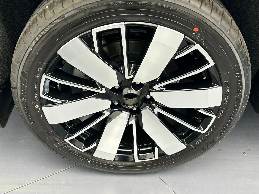 New 2026 Gray Mitsubishi SEL image 47