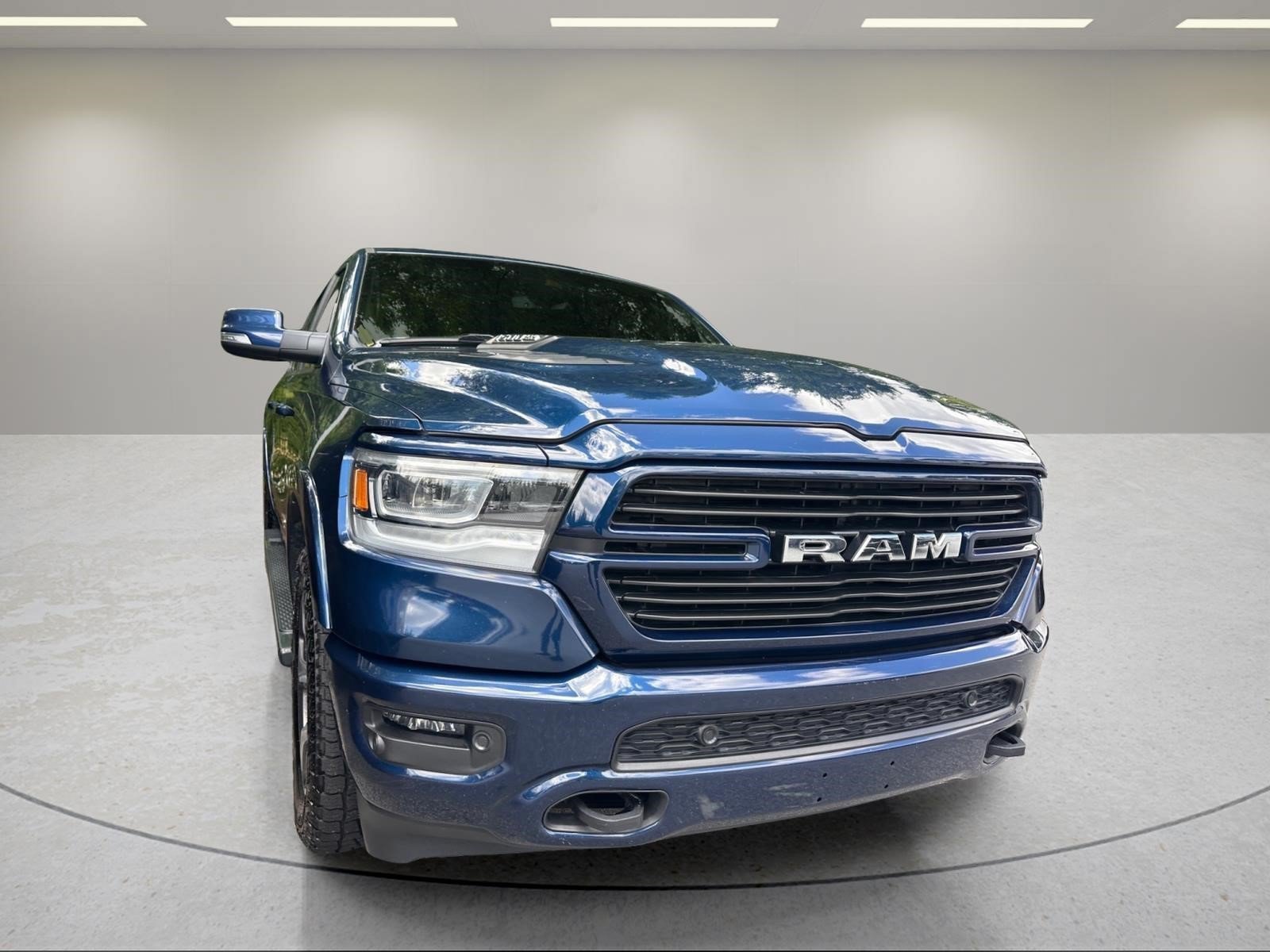 Used 2022 Patriot Blue Pearlcoat Ram Laramie image 8