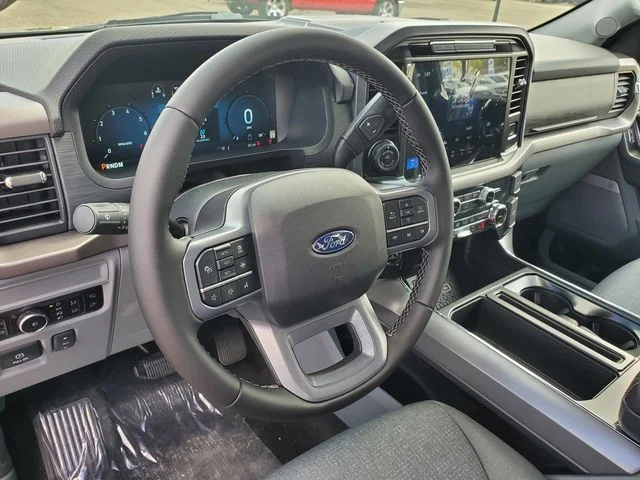 2025 Ford F-150 XLT - Photo 12