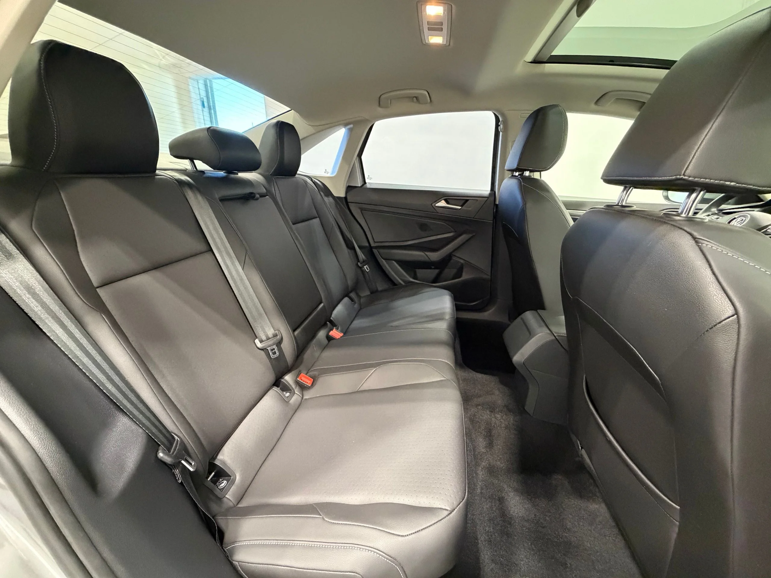 Used 2019 Silver Volkswagen SEL image 26