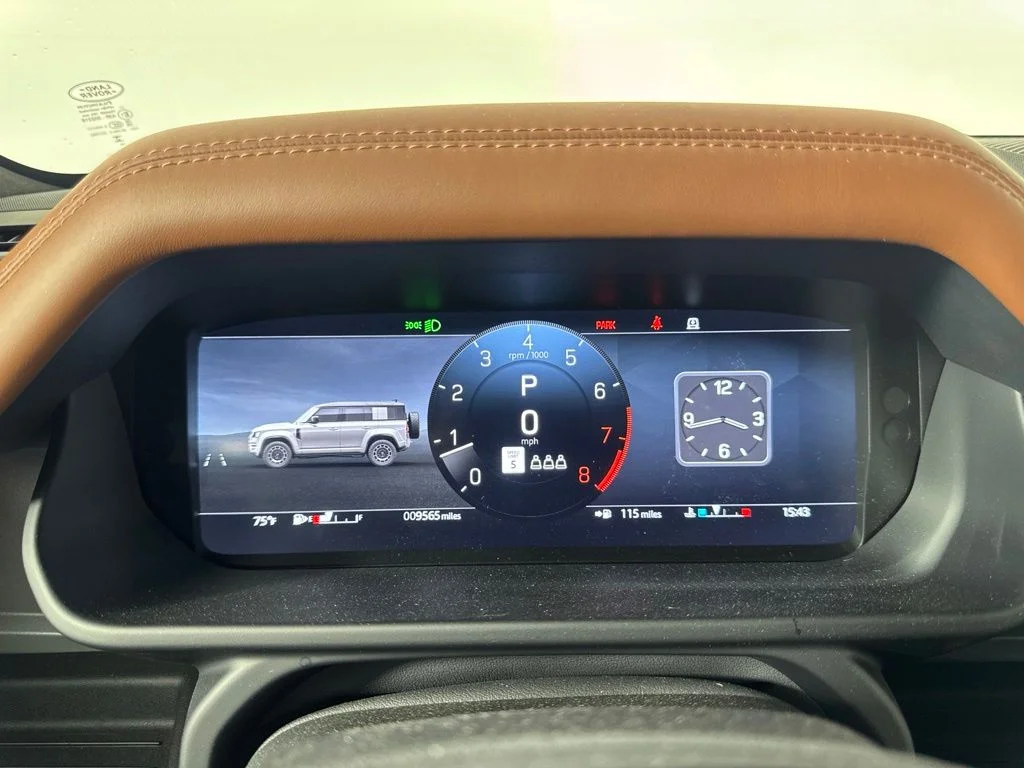 Used 2025 Gray Land Rover OCTA image 16