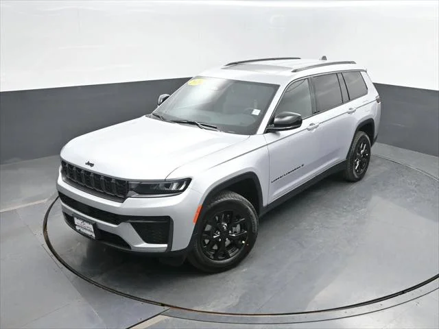 New 2026 Silver Zynith Exterior Paint Jeep Laredo image 34