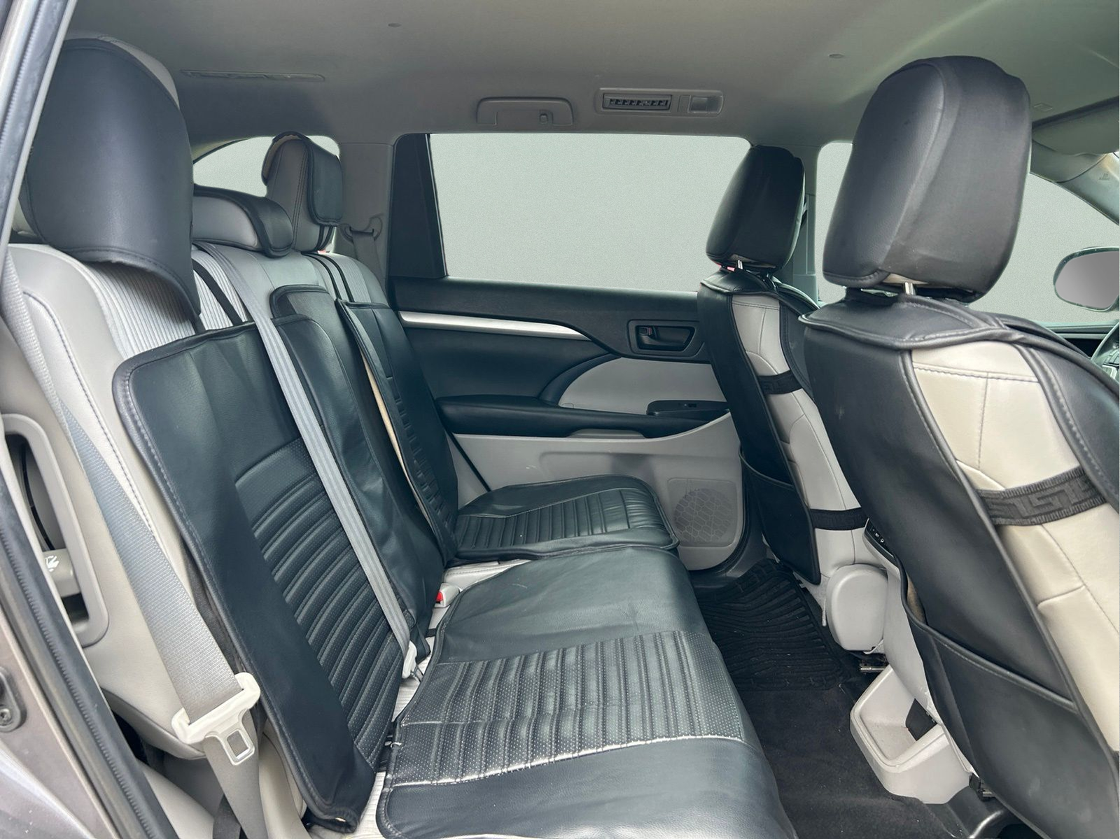 Used 2019 Gray Toyota LE Plus image 11