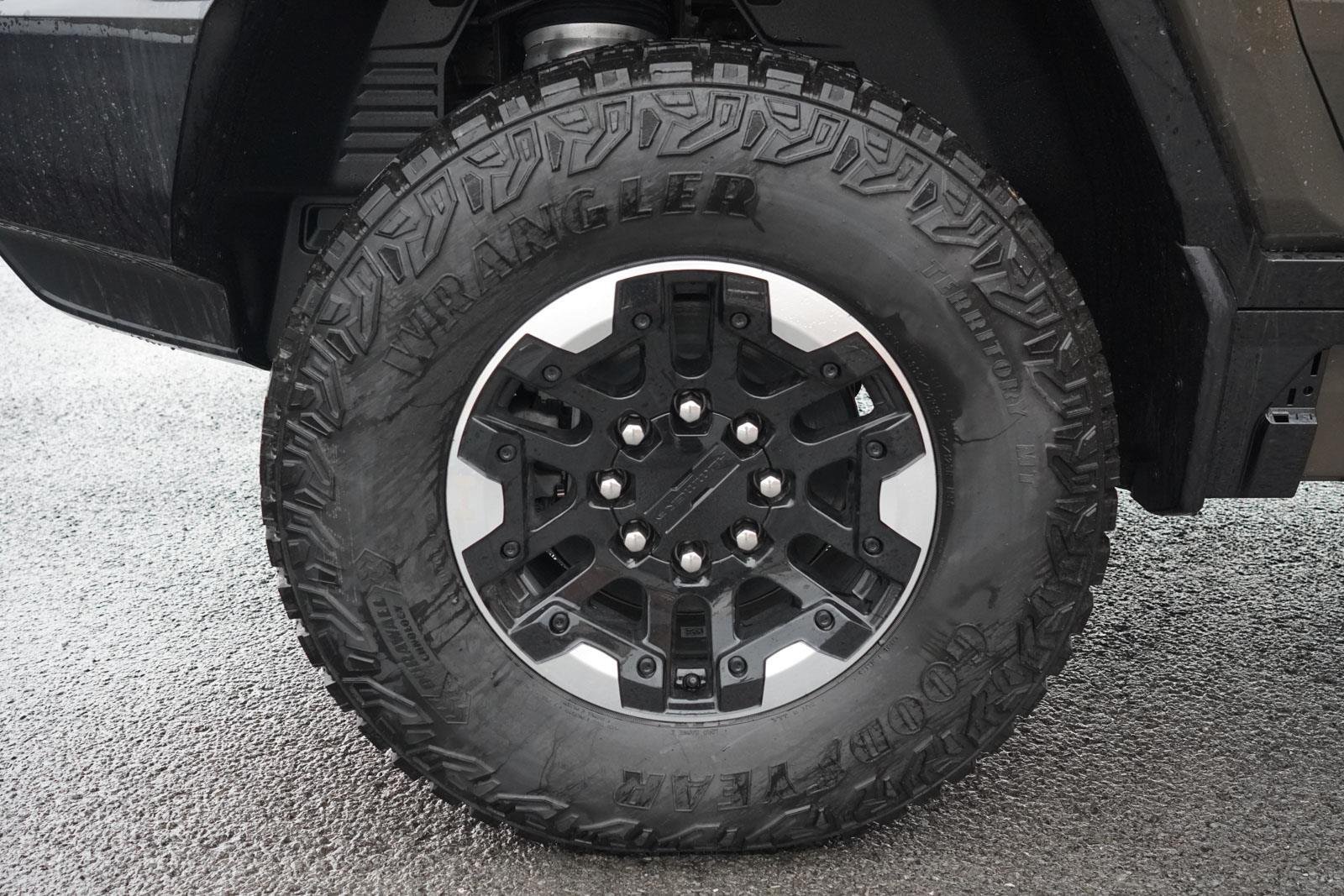 New 2024 Deep Aurora Metallic (Dark Bronze) GMC 2X image 12