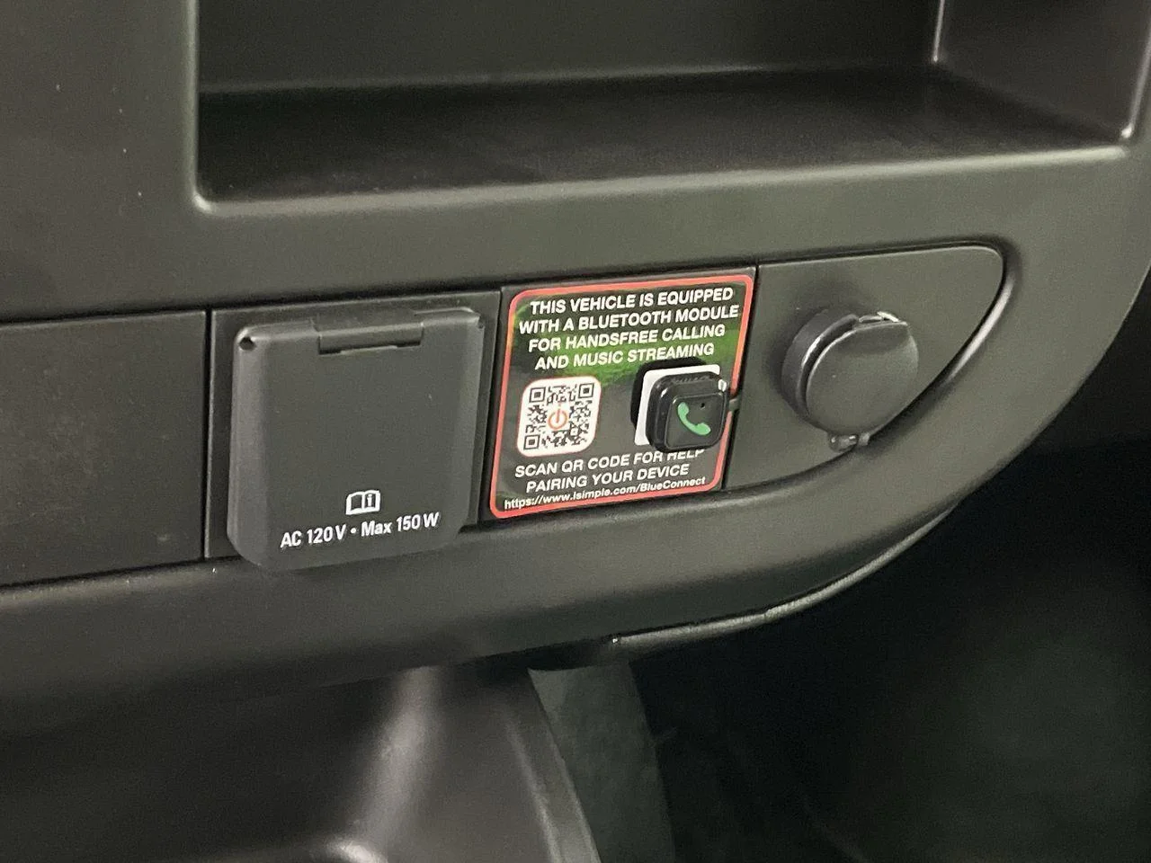 2025 GMC Savana Cargo Work Van - Photo 17