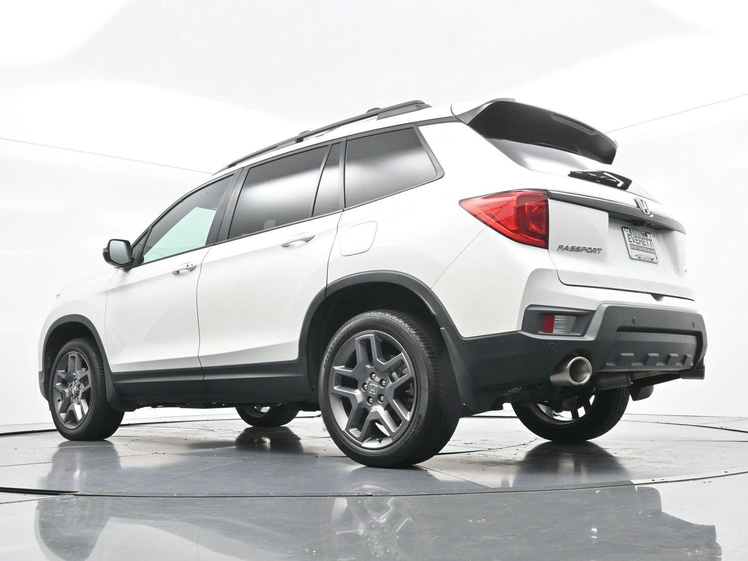 Used 2023 Platinum White Pearl Honda EX-L image 45
