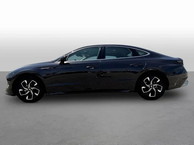 Used 2025 Blue Hyundai SEL image 4