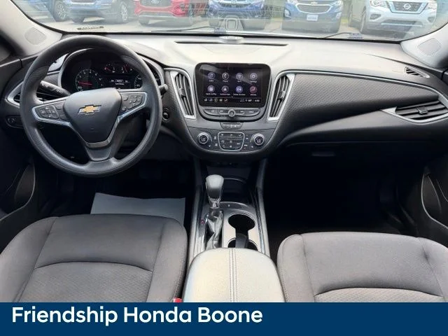 Used 2022 White Chevrolet LT image 26