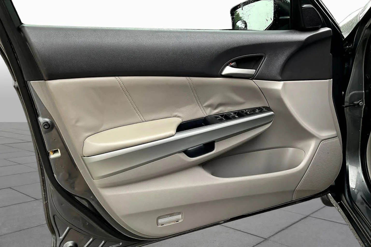 Used 2009 Polished Metal Metallic Honda EX-L image 21