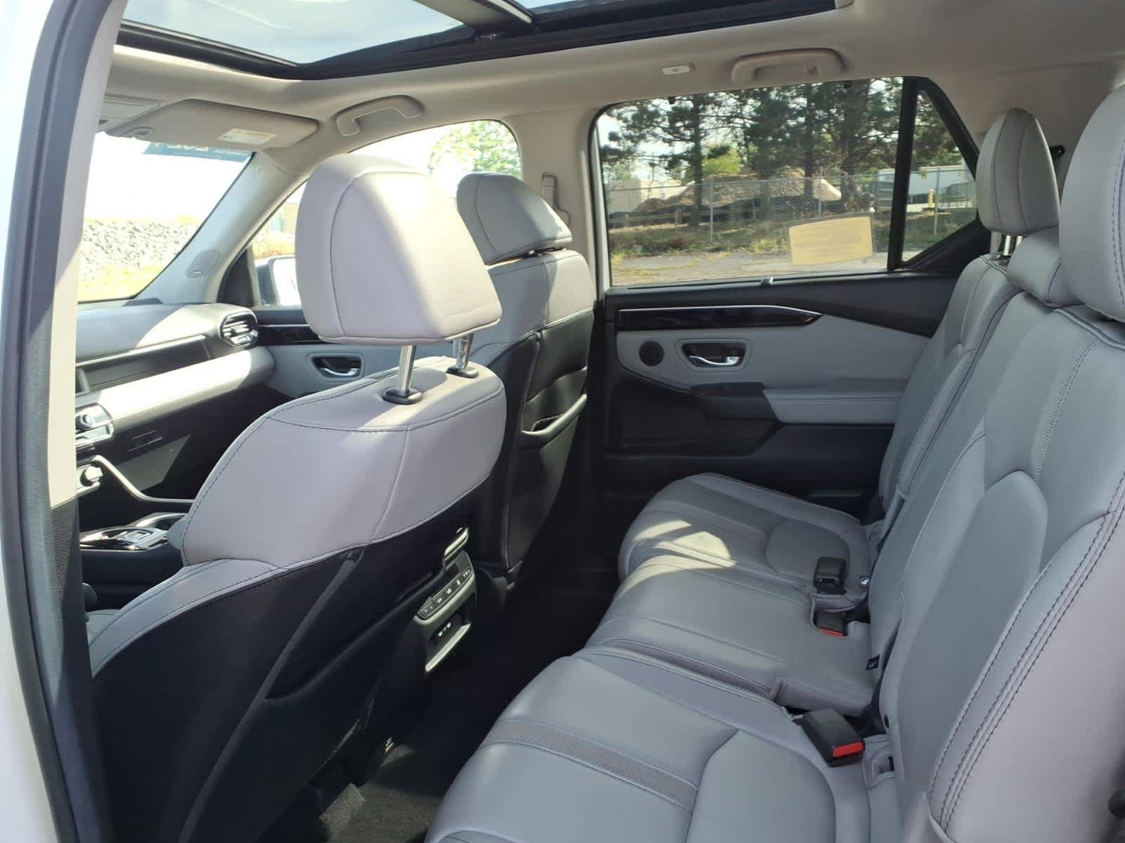 2024 Honda Pilot Touring - Photo 12