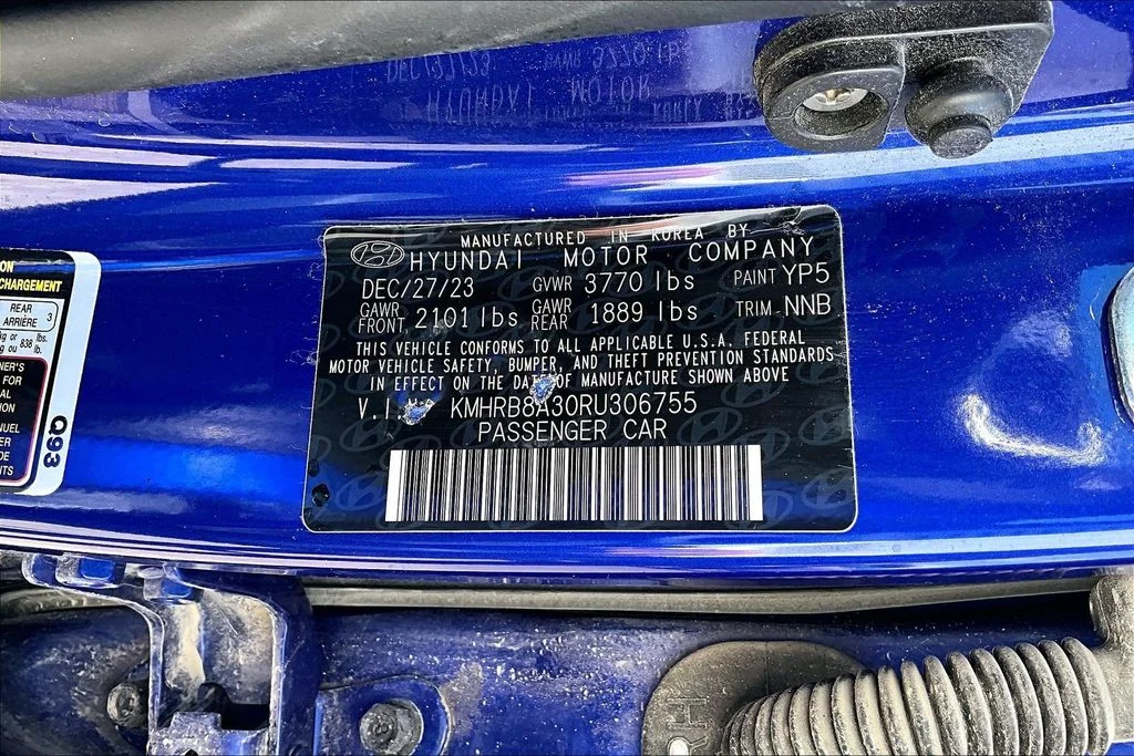 Used 2024 Intense Blue Hyundai SE image 34