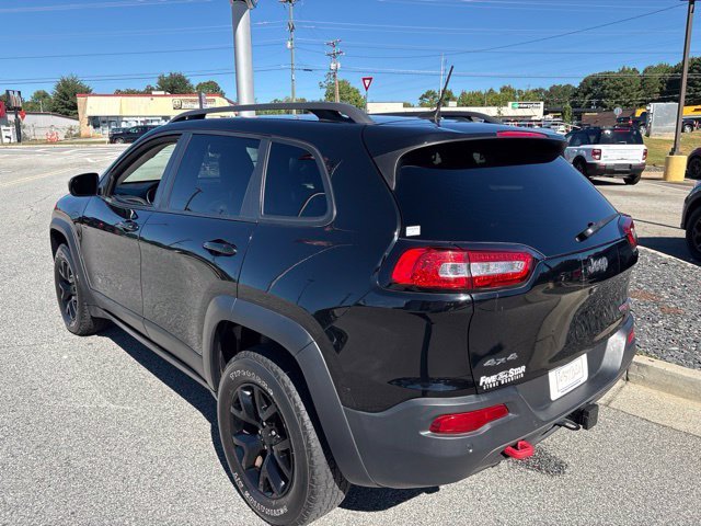 Used 2018 Diamond Black Jeep Trailhawk image 6