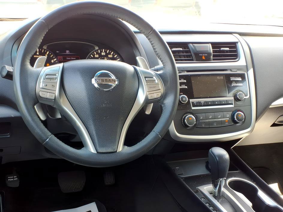 Used 2017 Pearl White Nissan 2.5 SR image 10