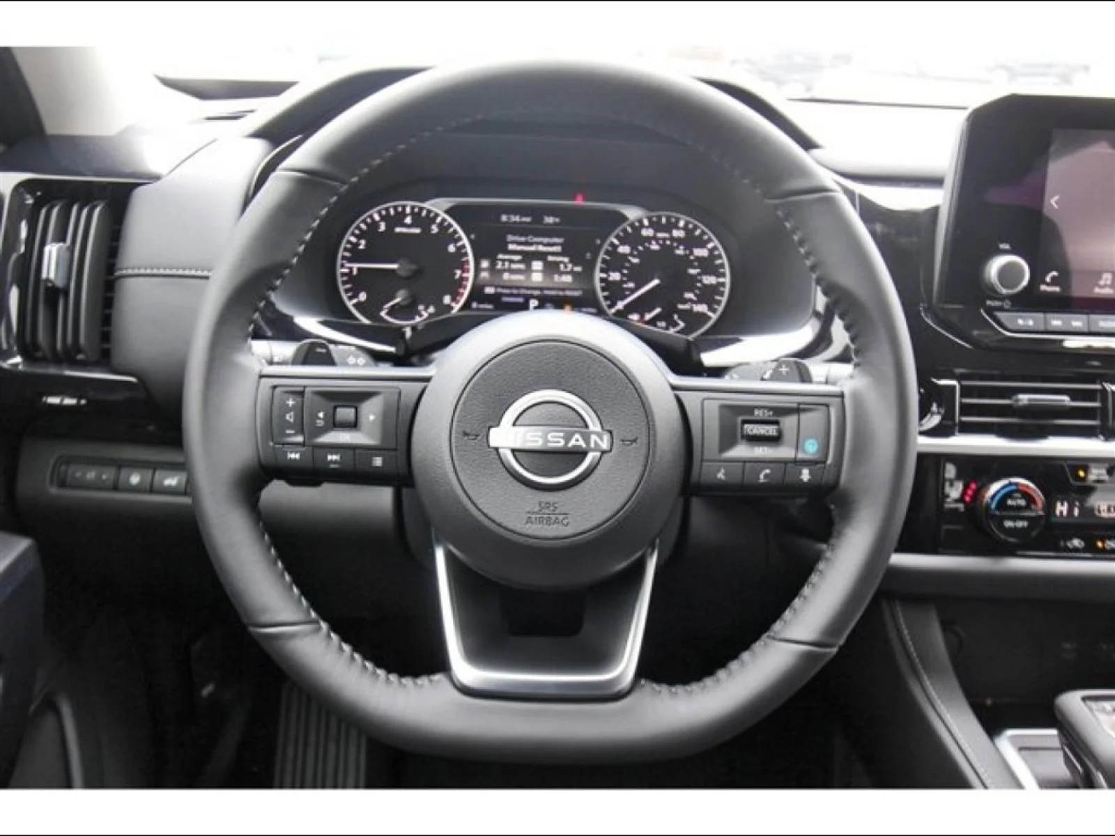 2025 Nissan Pathfinder SV - 9