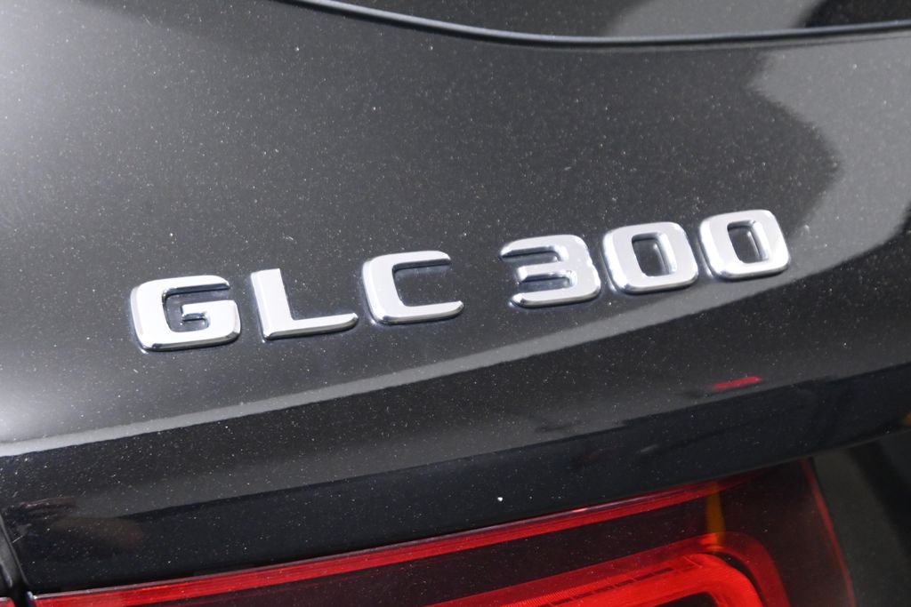 Certified Used 2022 Black Mercedes-Benz GLC 300 image 39