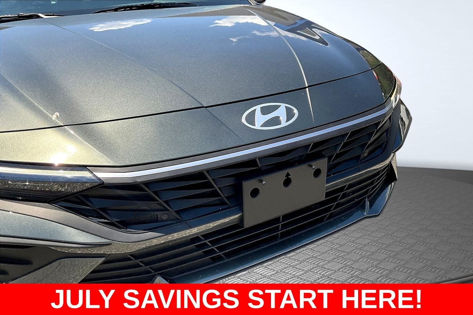 Used 2025 Gray Hyundai SEL Sport image 37