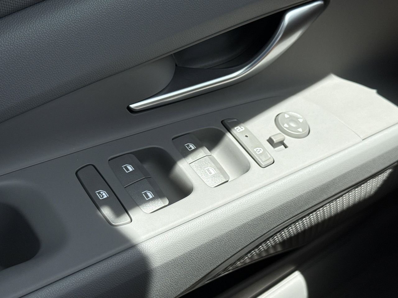 New 2026 Amazon Gray Hyundai SE image 6