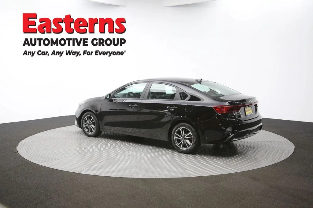 Used 2022 Black Kia LXS image 60