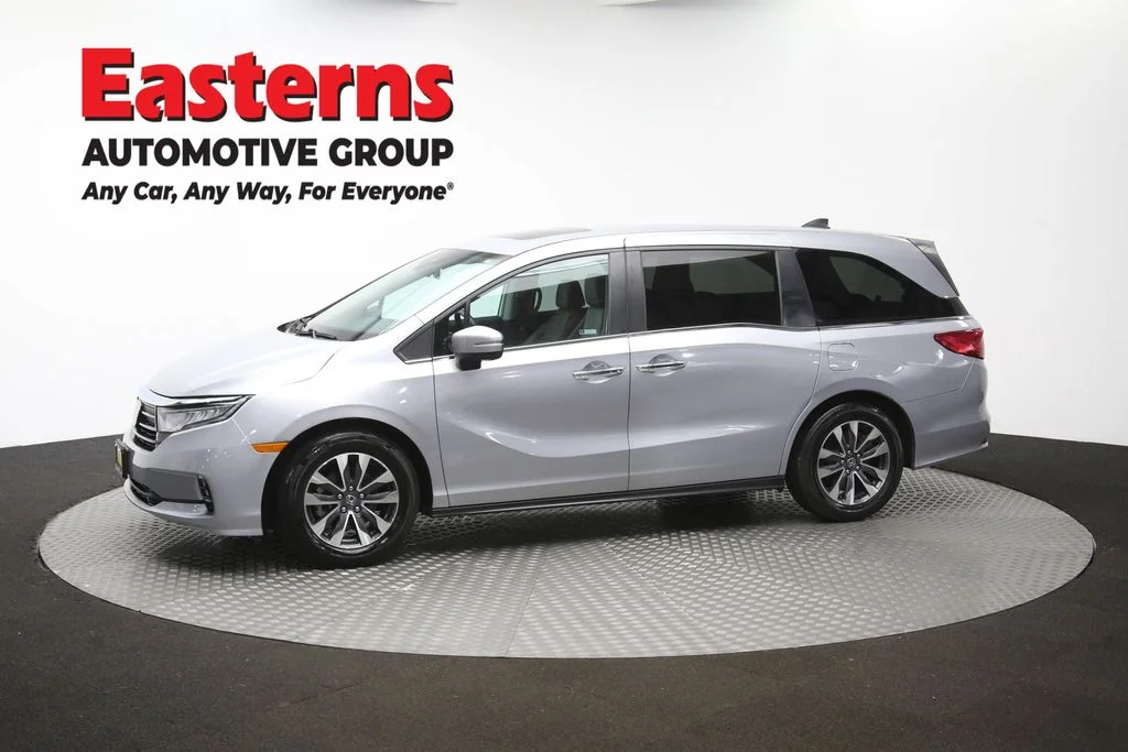 Used 2023 Silver Honda EX-L image 56