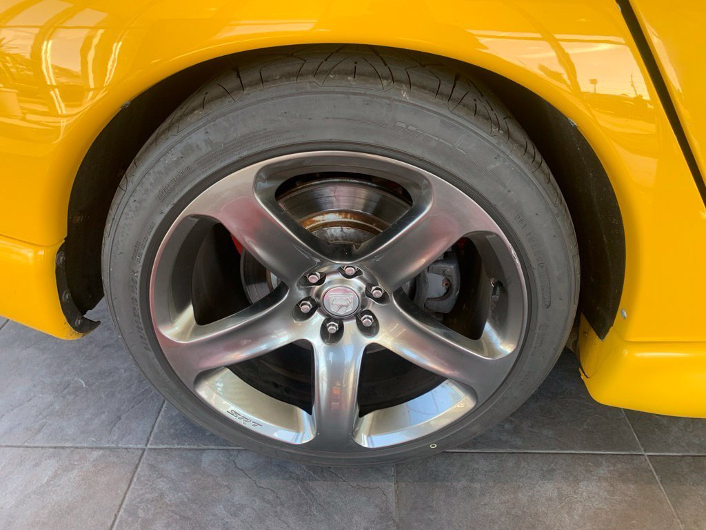 Used 2001 Yellow Dodge RT/10 image 12