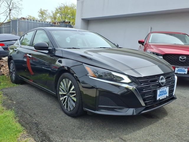 Used 2024 Black Nissan 2.5 SV image 5