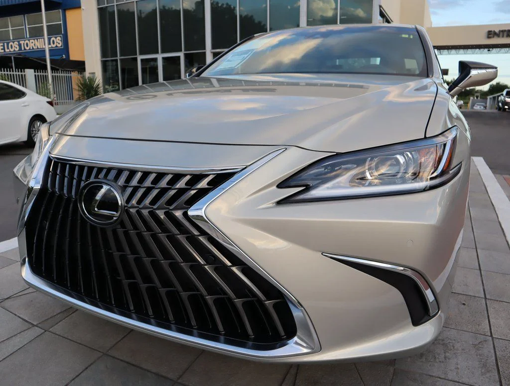 Used 2025 Beige Lexus 350 image 17