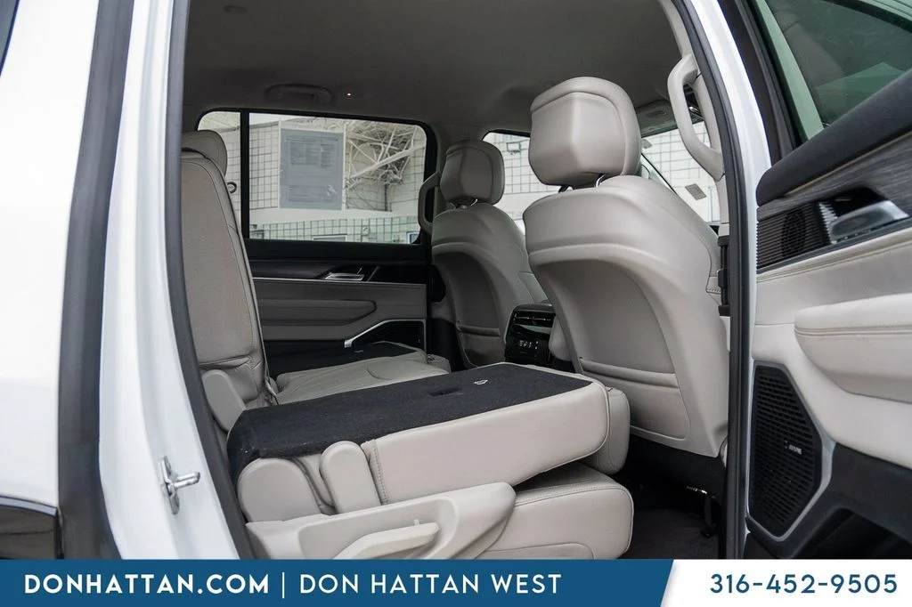 2023 Jeep Wagoneer Series III - Photo 25
