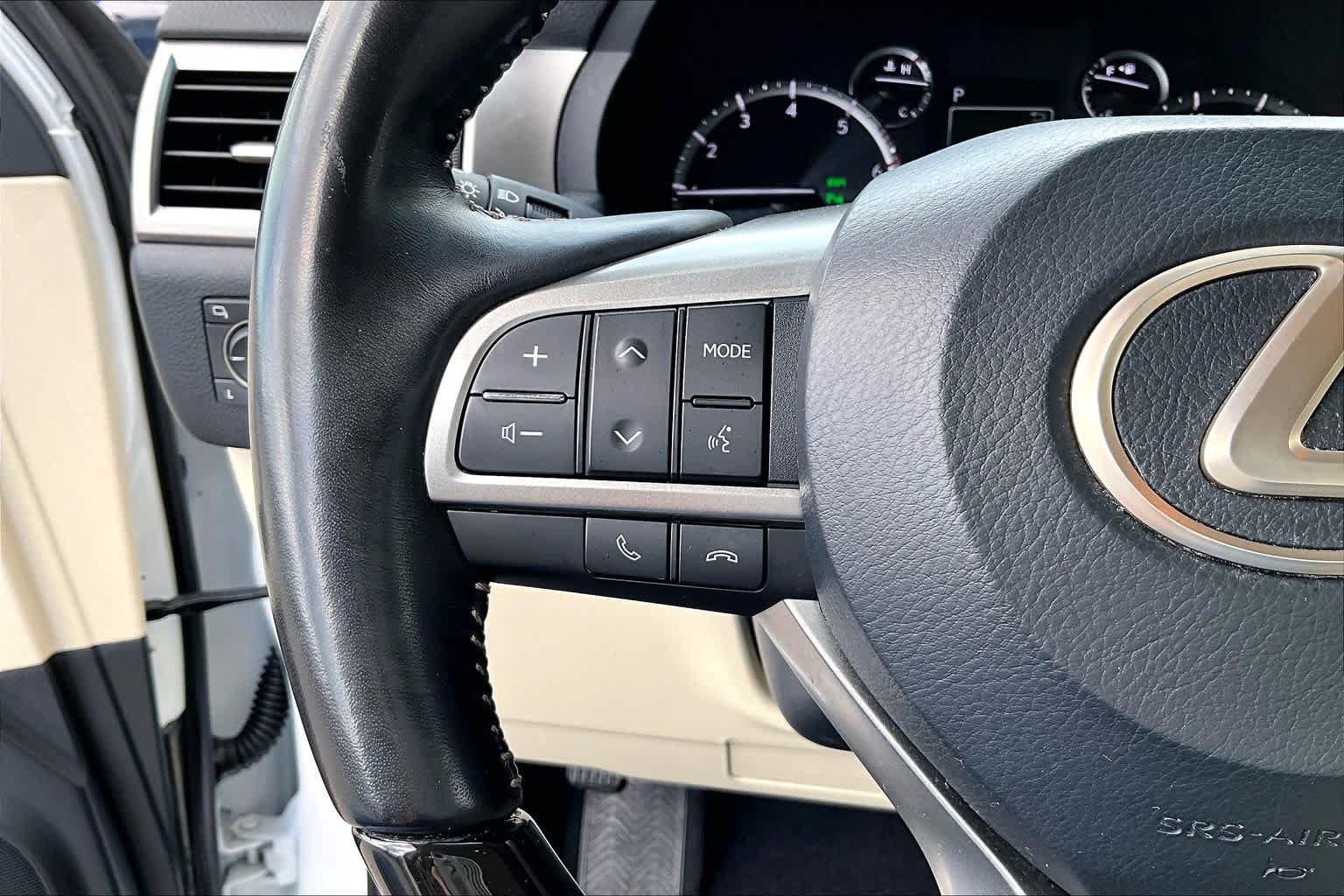 Used 2023 Eminent White Pearl Lexus Premium image 40
