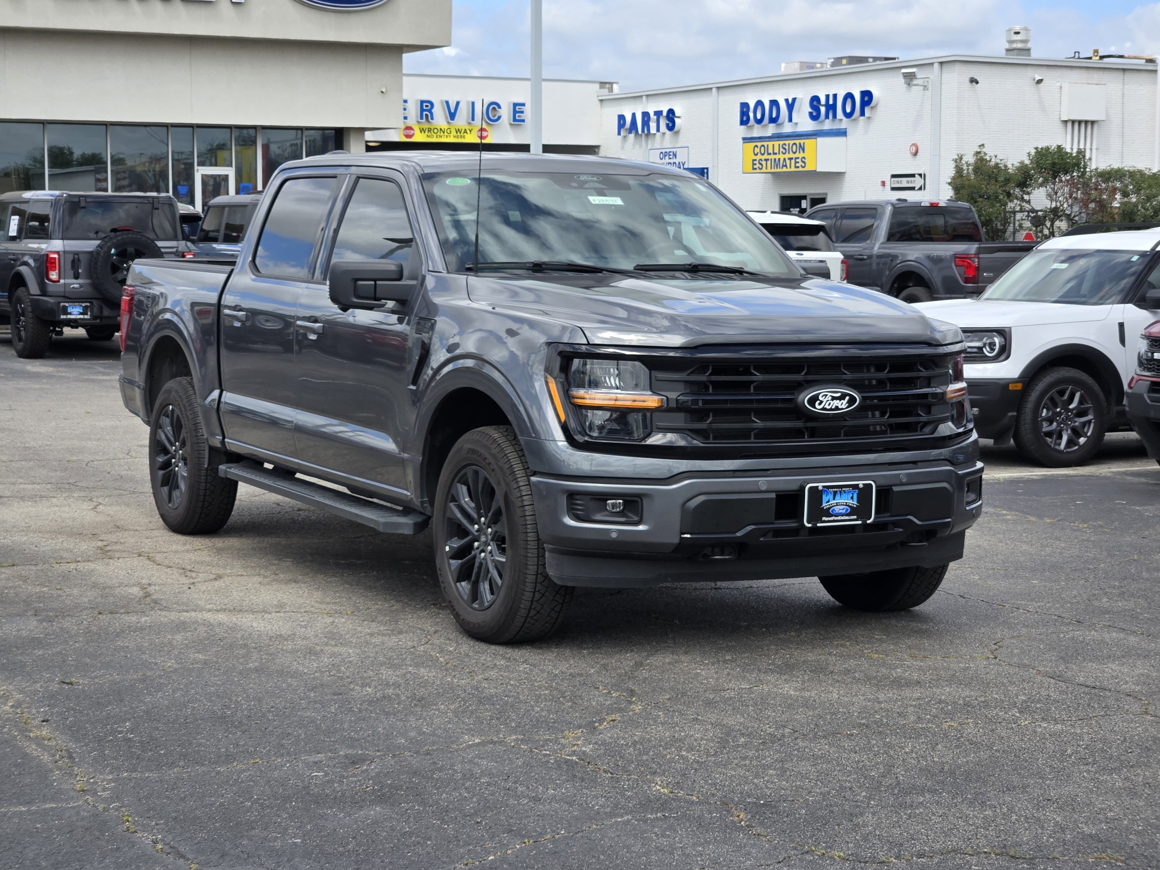 New 2026 Carbonized Gray Metallic Ford XLT image 2
