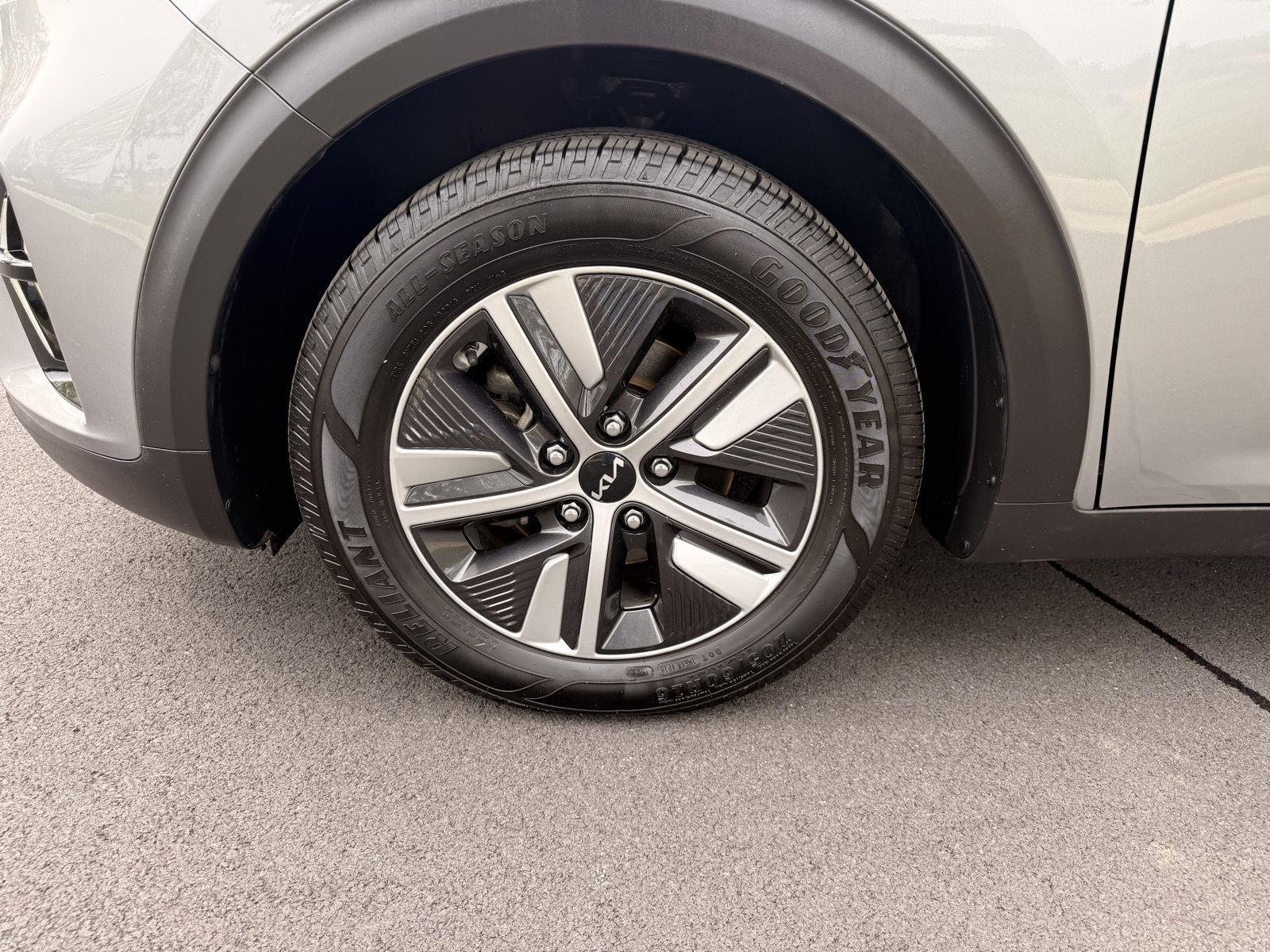 Used 2022 Steel Gray Kia LXS image 9