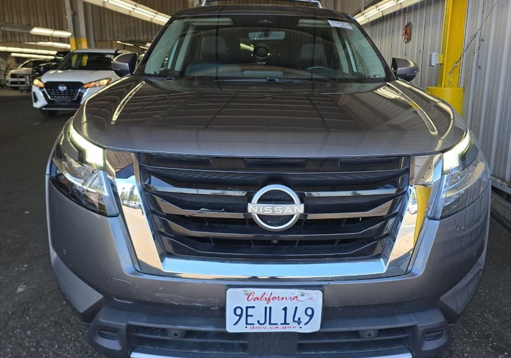 Used 2023 Nissan Pathfinder SL with VIN 5N1DR3CB6PC211892 for sale in Kansas City