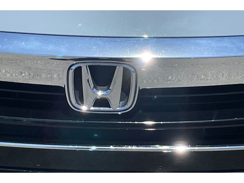Used 2022 Sonic Gray Pearl Honda Touring image 45